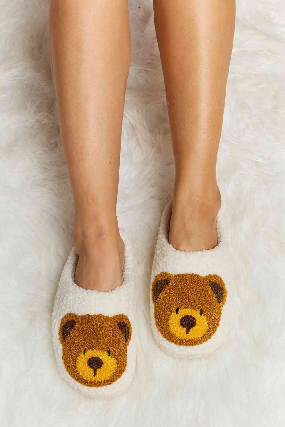 Osito Cariñoso Plush Slide Slippers